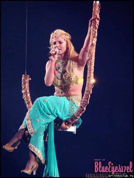 Фотографии с концерта Бритни в Торонто (Фото среднего качества)78.png(Бритни Спирс, Britney Spears)