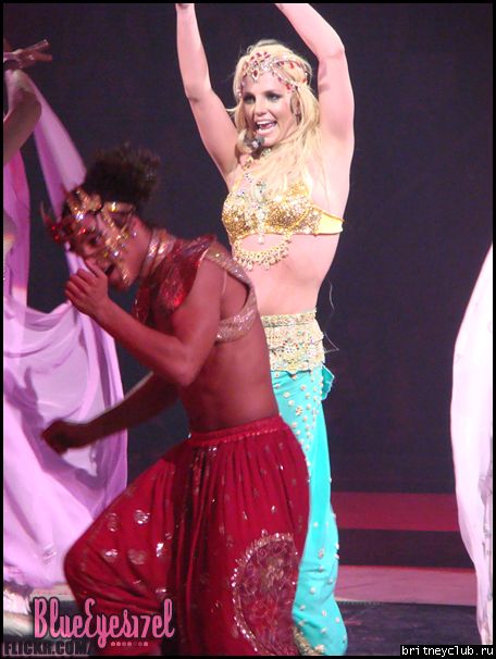 Фотографии с концерта Бритни в Торонто (Фото среднего качества)80.png(Бритни Спирс, Britney Spears)