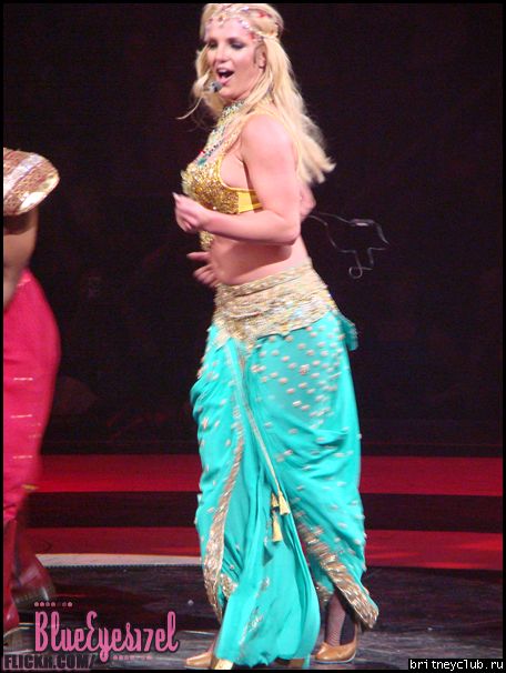 Фотографии с концерта Бритни в Торонто (Фото среднего качества)82.png(Бритни Спирс, Britney Spears)