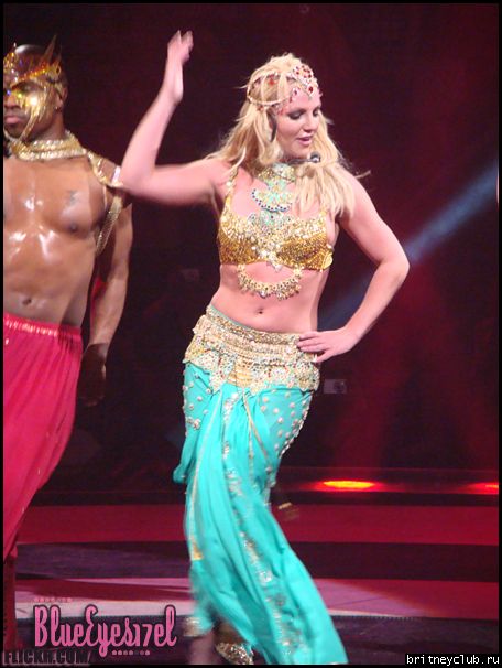 Фотографии с концерта Бритни в Торонто (Фото среднего качества)88.png(Бритни Спирс, Britney Spears)