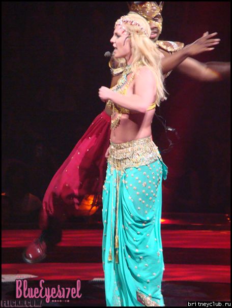 Фотографии с концерта Бритни в Торонто (Фото среднего качества)89.png(Бритни Спирс, Britney Spears)