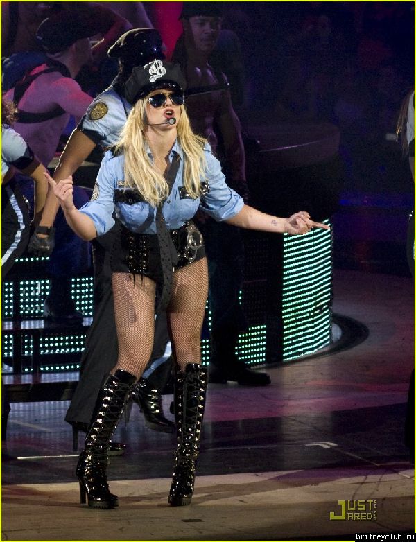 Фотографии с концерта Бритни в Пи́ттсбурге (Фото высокого и среднего качества)83.jpg(Бритни Спирс, Britney Spears)