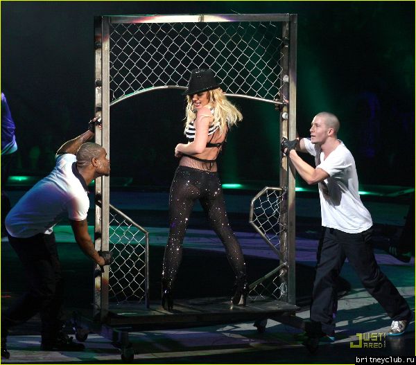 Фотографии с концерта Бритни в Пи́ттсбурге (Фото высокого и среднего качества)89.jpg(Бритни Спирс, Britney Spears)