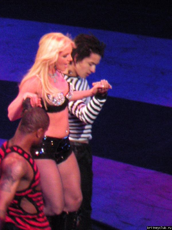 Фотографии с концерта Бритни в Хьюстоне (Фото  среднего качества)61.jpg(Бритни Спирс, Britney Spears)