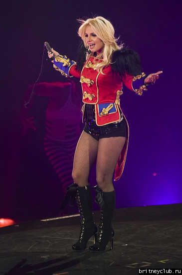 Фотографии с концерта Бритни в Канзасе (Фото среднего качества)01.jpg(Бритни Спирс, Britney Spears)