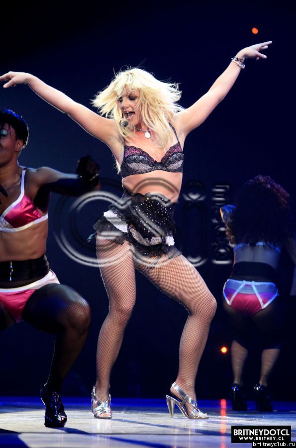 Фотографии с концерта Бритни в Лос-Анджелесе 16 апреля (Фото среднего качества)07.jpg(Бритни Спирс, Britney Spears)