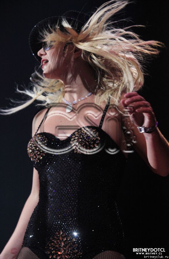 Фотографии с концерта Бритни в Лос-Анджелесе 16 апреля (Фото среднего качества)14.jpg(Бритни Спирс, Britney Spears)
