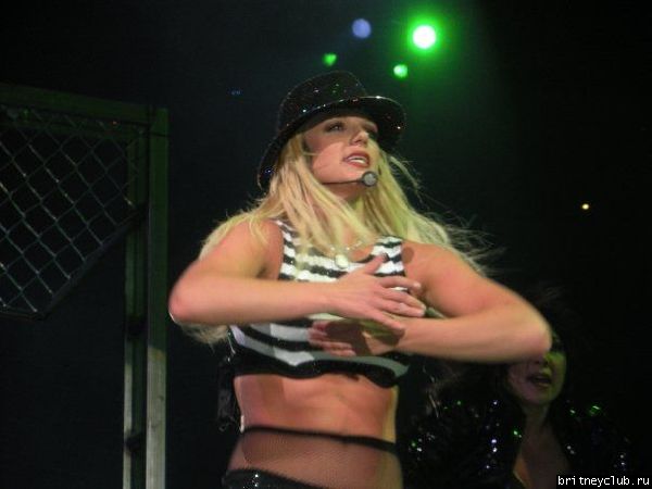 Фотографии с концерта Бритни в Лос-Анджелесе 16 апреля (Фото среднего качества)20.jpg(Бритни Спирс, Britney Spears)