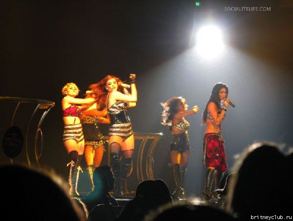 Фотографии с концерта Бритни в Лос-Анджелесе 17 апреля (Фото среднего качества)18.jpg(Бритни Спирс, Britney Spears)