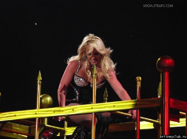 Фотографии с концерта Бритни в Лос-Анджелесе 17 апреля (Фото среднего качества)21.jpg(Бритни Спирс, Britney Spears)