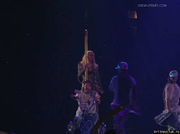 Фотографии с концерта Бритни в Лос-Анджелесе 17 апреля (Фото среднего качества)22.jpg(Бритни Спирс, Britney Spears)