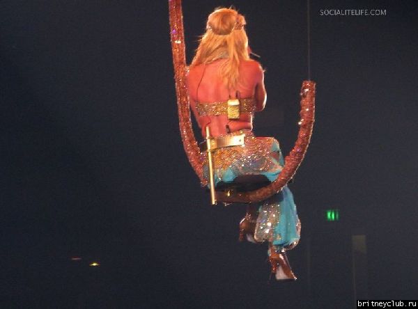 Фотографии с концерта Бритни в Лос-Анджелесе 17 апреля (Фото среднего качества)25.jpg(Бритни Спирс, Britney Spears)