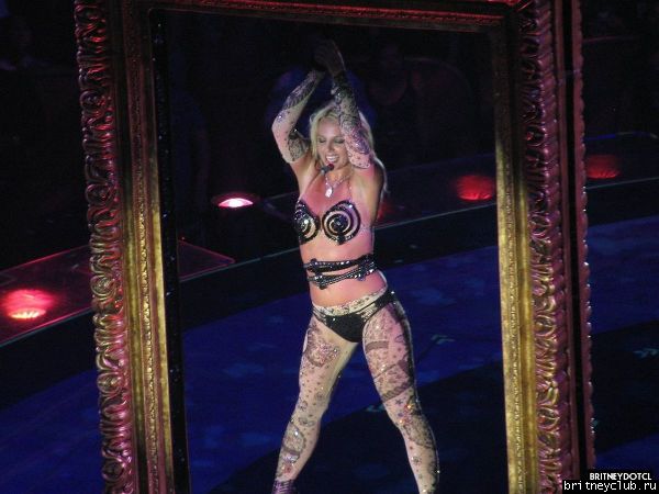 Фотографии с концерта Бритни в Anaheim 19 апреля (Фото среднего качества)7.jpg(Бритни Спирс, Britney Spears)