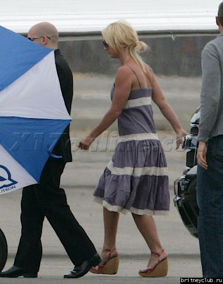 Бритни улетает из аэропорта Van Nuys03.jpg(Бритни Спирс, Britney Spears)