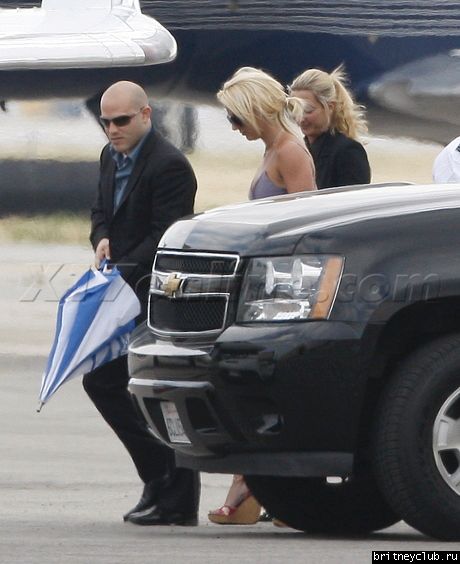 Бритни улетает из аэропорта Van Nuys09.jpg(Бритни Спирс, Britney Spears)