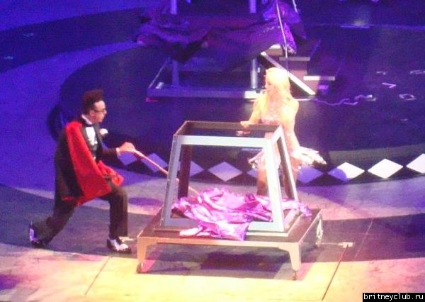 Фотографии с концерта Бритни в Чикаго 28 апреля (Фото среднего качества)01.jpg(Бритни Спирс, Britney Spears)