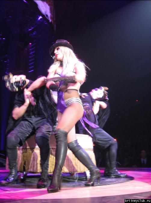 Фотографии с концерта Бритни в Чикаго 28 апреля (Фото среднего качества)08.jpg(Бритни Спирс, Britney Spears)