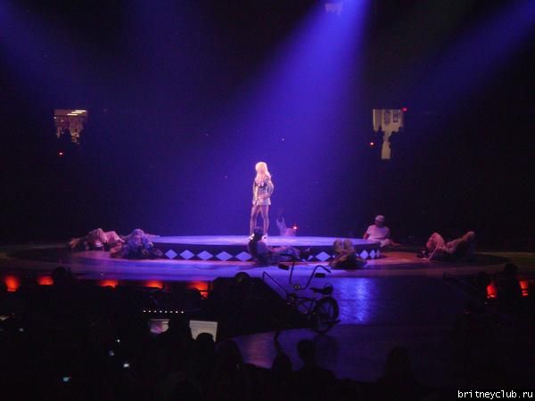 Фотографии с концерта Бритни в Чикаго 29 апреля (Фото среднего качества)06.jpg(Бритни Спирс, Britney Spears)