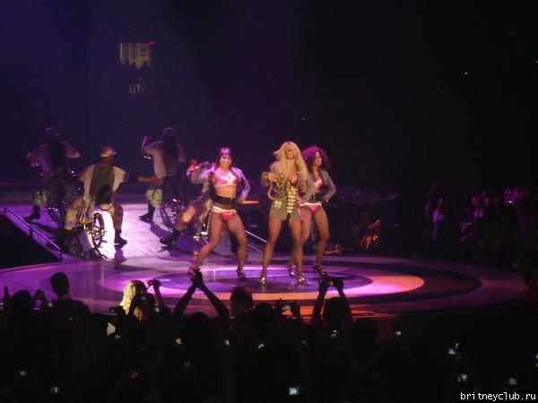 Фотографии с концерта Бритни в Чикаго 29 апреля (Фото среднего качества)10.jpg(Бритни Спирс, Britney Spears)