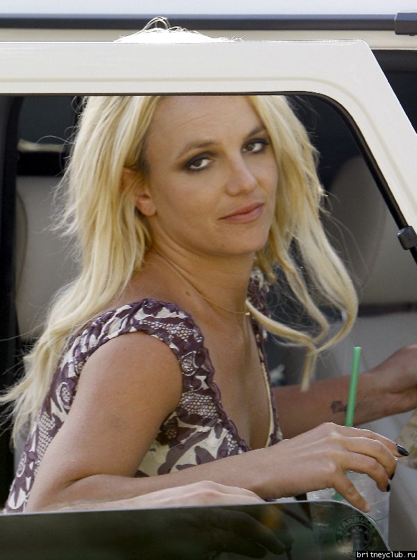Бритни посещает Starbucks02.jpg(Бритни Спирс, Britney Spears)