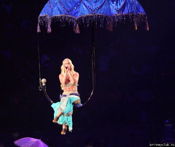 Фотографии с концерта Бритни в Лондоне 3 июня 55.jpg(Бритни Спирс, Britney Spears)