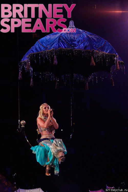 Фотографии с концерта Бритни в Лондоне 3 июня 73.jpg(Бритни Спирс, Britney Spears)