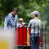 Бритни с детьми в Лондонском парке
