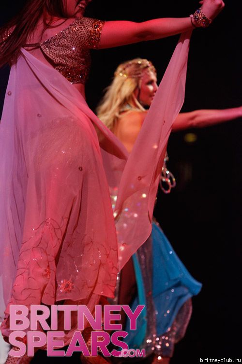 Фотографии с концерта Бритни в Лондоне 4 июня02.jpg(Бритни Спирс, Britney Spears)