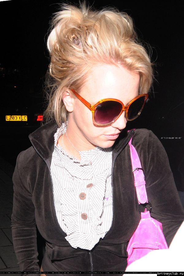 Бритни возвращается в отель после концерта007.jpg(Бритни Спирс, Britney Spears)