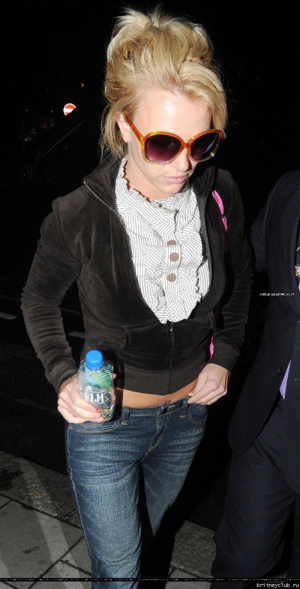 Бритни возвращается в отель после концерта009.jpg(Бритни Спирс, Britney Spears)