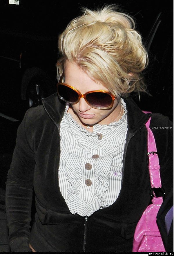 Бритни возвращается в отель после концерта012.jpg(Бритни Спирс, Britney Spears)