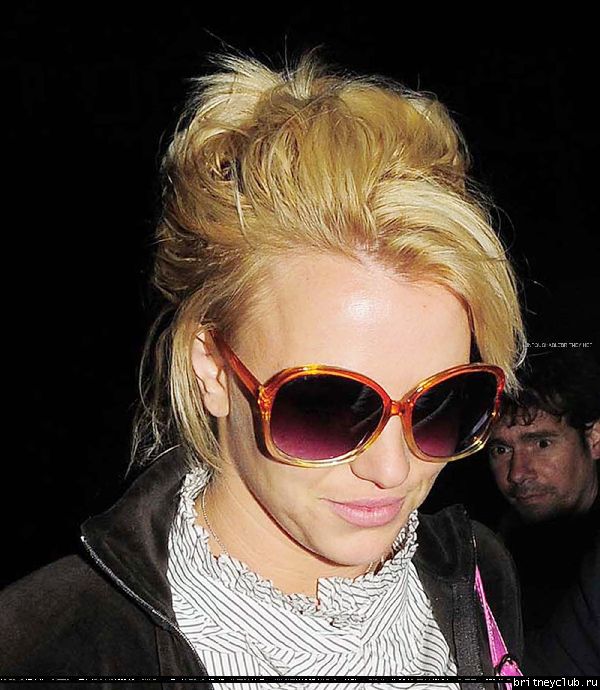 Бритни возвращается в отель после концерта045.jpg(Бритни Спирс, Britney Spears)