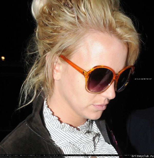 Бритни возвращается в отель после концерта067.jpg(Бритни Спирс, Britney Spears)