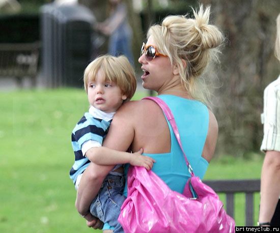 Бритни с детьми в зоопарке45.jpg(Бритни Спирс, Britney Spears)