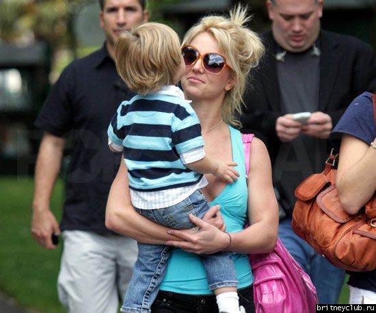 Бритни с детьми в зоопарке46.jpg(Бритни Спирс, Britney Spears)
