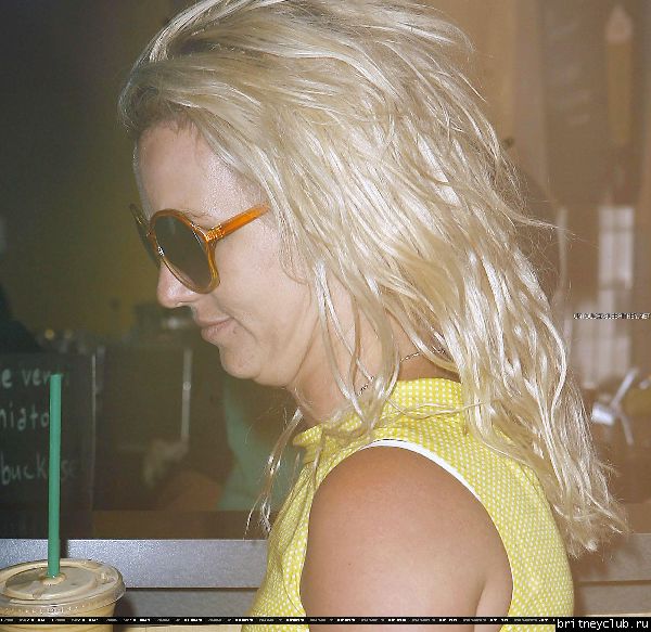 Бритни в Starbucks01.jpg(Бритни Спирс, Britney Spears)
