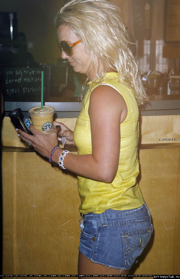 Бритни в Starbucks07.jpg(Бритни Спирс, Britney Spears)
