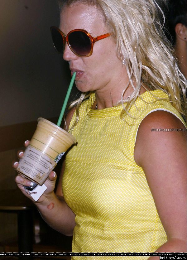 Бритни в Starbucks42.jpg(Бритни Спирс, Britney Spears)
