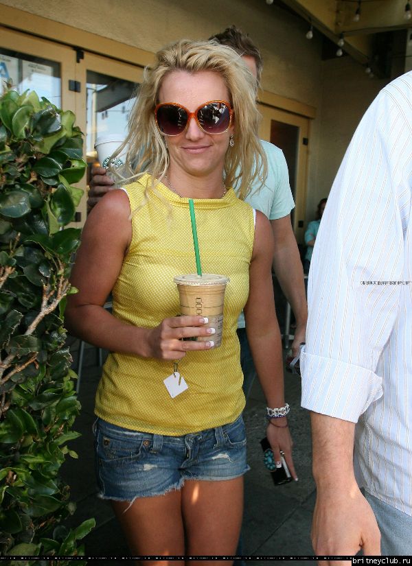 Бритни в Starbucks46.jpg(Бритни Спирс, Britney Spears)