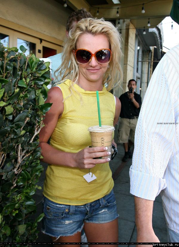 Бритни в Starbucks47.jpg(Бритни Спирс, Britney Spears)