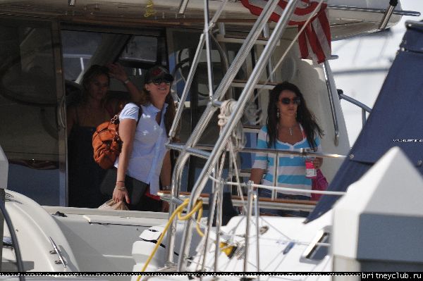 Бритни с детьми отдыхают на яхте05.jpg(Бритни Спирс, Britney Spears)