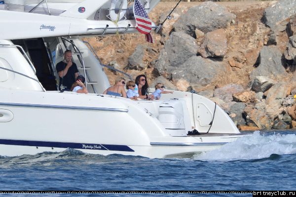 Бритни с детьми отдыхают на яхте09.jpg(Бритни Спирс, Britney Spears)