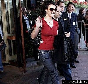 Бритни уезжает из гостиницы в Стокгольме4.jpg(Бритни Спирс, Britney Spears)