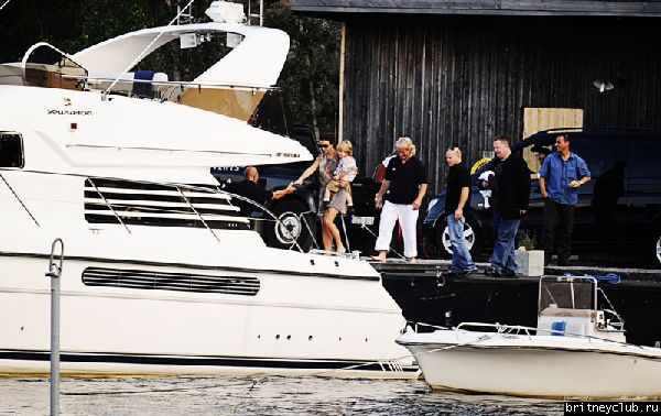 Бритни отдыхает на яхте в Стокгольме2.jpg(Бритни Спирс, Britney Spears)