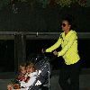 Бритни гуляет с детьми в Стокгольме