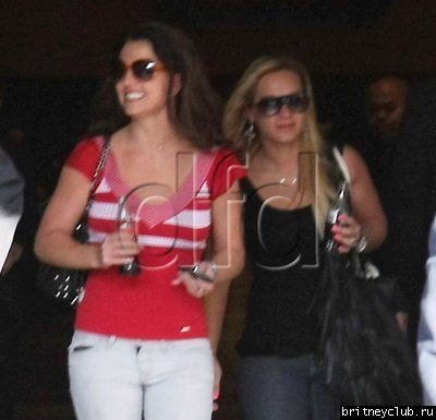 Бритни уезжает из отеля Hyatt в Берлине29.jpg(Бритни Спирс, Britney Spears)