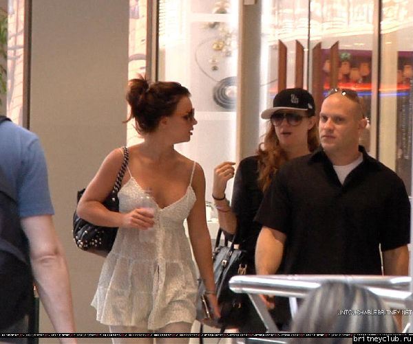 Бритни на шоппинге в Берлине19.jpg(Бритни Спирс, Britney Spears)