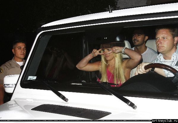 Бритни уезжает из салона Andy Le Compte36.jpg(Бритни Спирс, Britney Spears)