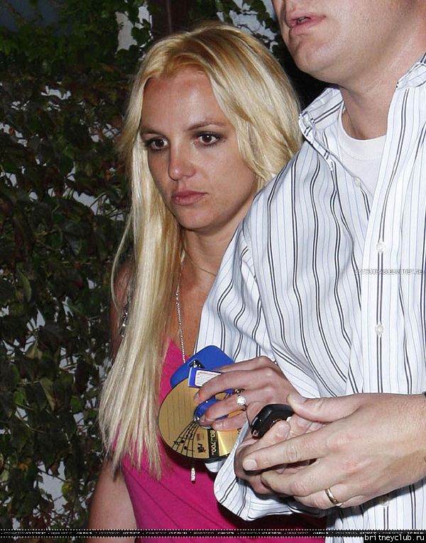 Бритни уезжает из салона Andy Le Compte37.jpg(Бритни Спирс, Britney Spears)