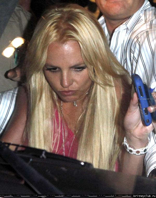 Бритни уезжает из салона Andy Le Compte38.jpg(Бритни Спирс, Britney Spears)